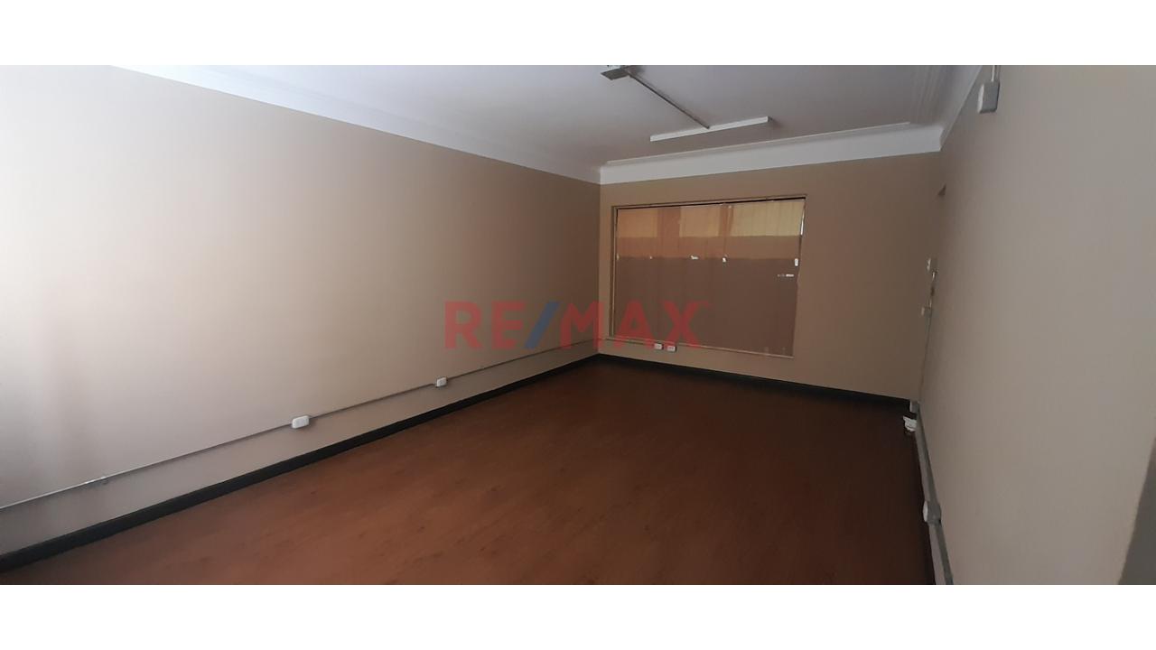 “🏢 Oficina 40 M² En Jesús María – 2 Ambientes + Baño Propio | S/ 1,100” - 9