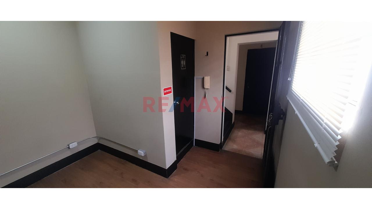 “🏢 Oficina 40 M² En Jesús María – 2 Ambientes + Baño Propio | S/ 1,100” - 4