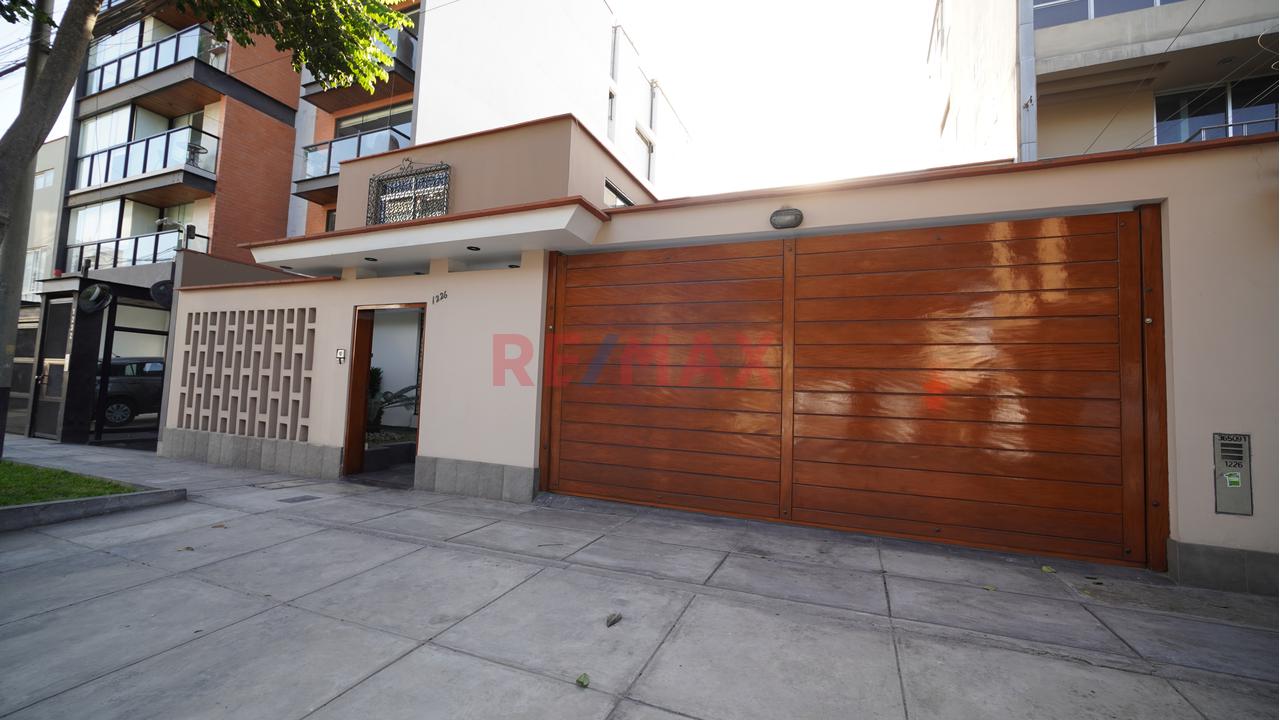 Casa En Venta En Vista Alegre – Surco | 5 Dormitorios, Jardín, Terraza, Bbq Y 2 Cocheras — foto 15