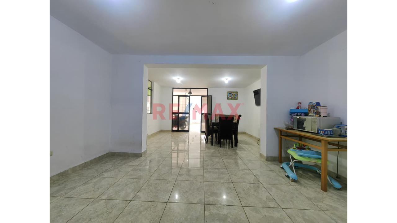 Casa De 2 Pisos En Venta En Parcona – 163 M² De Terreno — foto 2