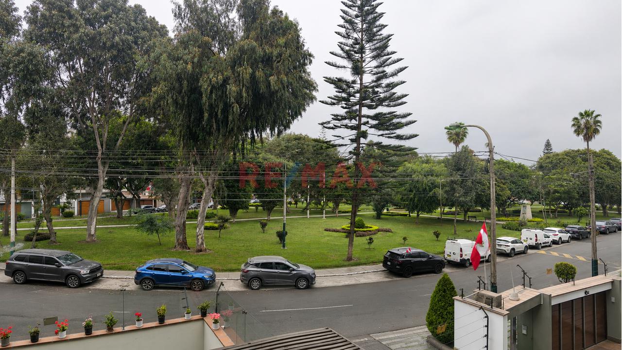 Venta De Exclusivo Departamento De 164 M² Frente Al Parque Bella Luz – Monte Umbroso