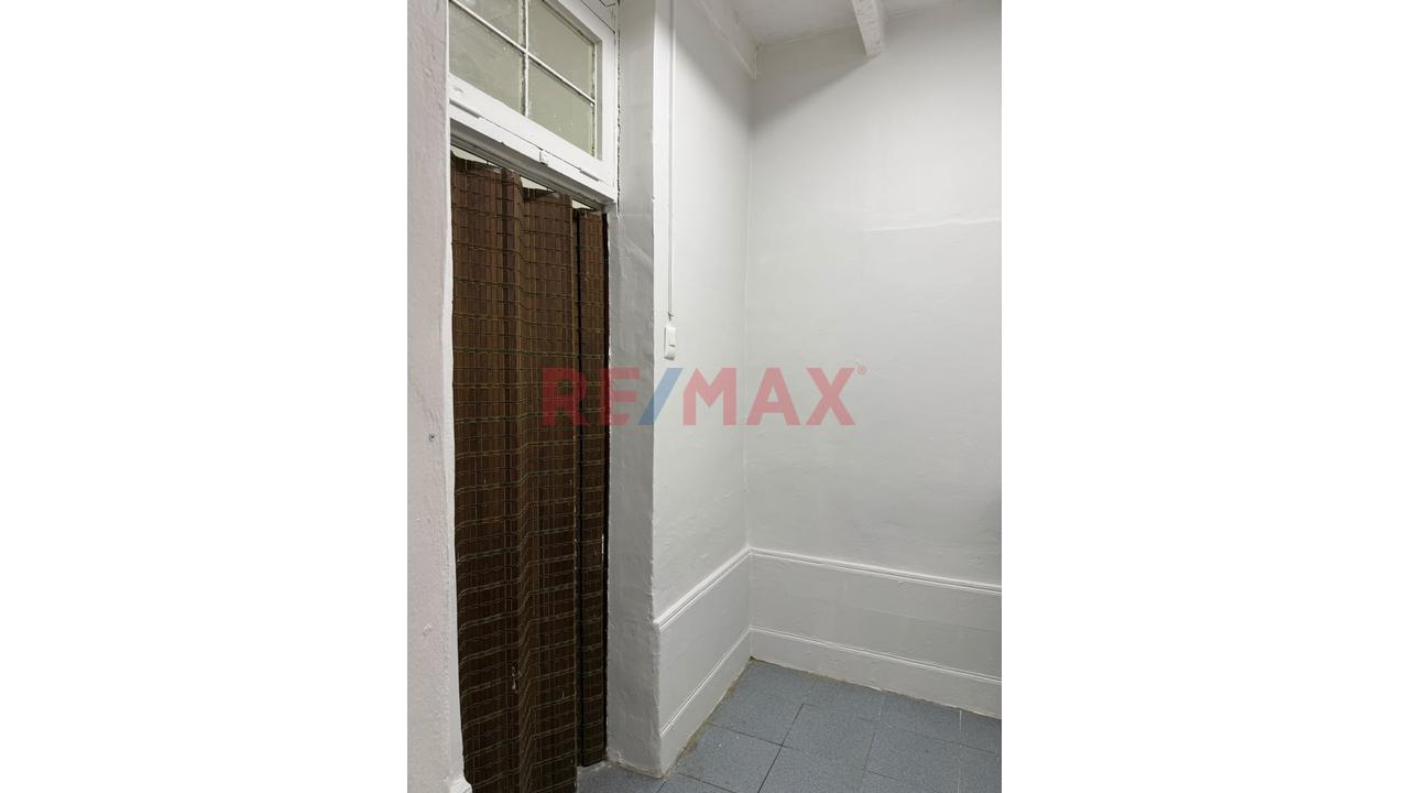 Local Comercial En Alquiler En Breña - Primer Piso - 15
