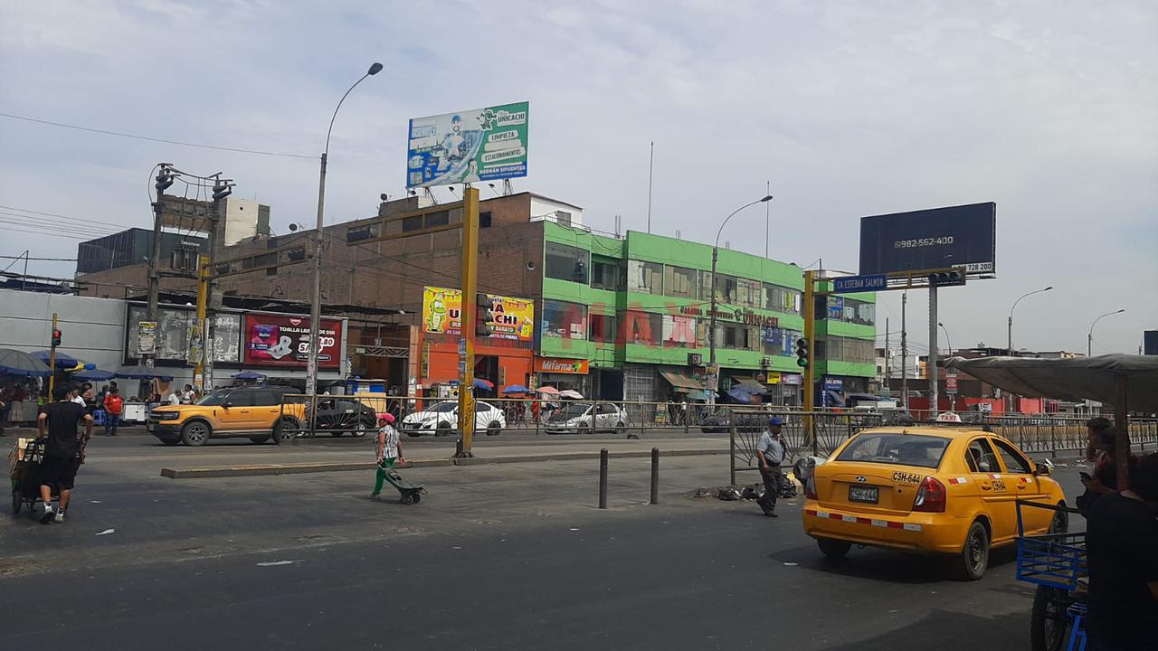 Vendo Puesto Comercial En Piso 2, C.C. Plaza Unicachi Av. Caqueta - S.M.P. — foto 3