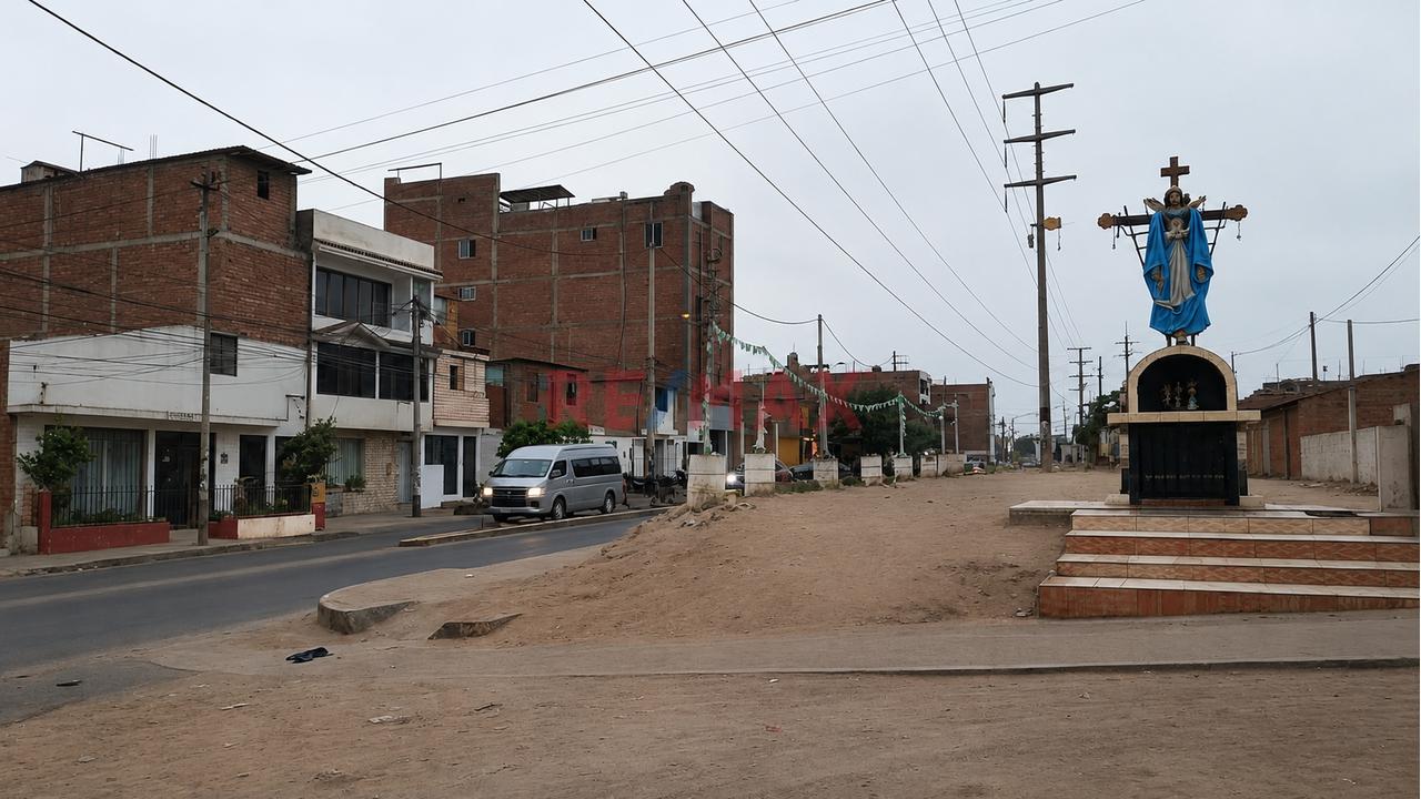 Alquiler De Local Comercial De 130 M² En Esquina – A 1 Cuadra De Av. Universitaria — foto 2