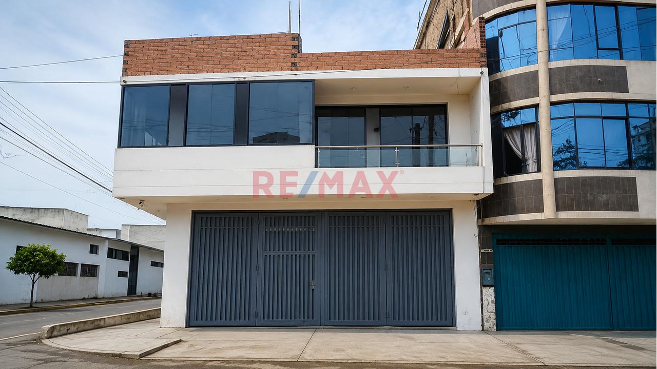 Alquiler De Local Comercial De 130 M² En Esquina – A 1 Cuadra De Av. Universitaria