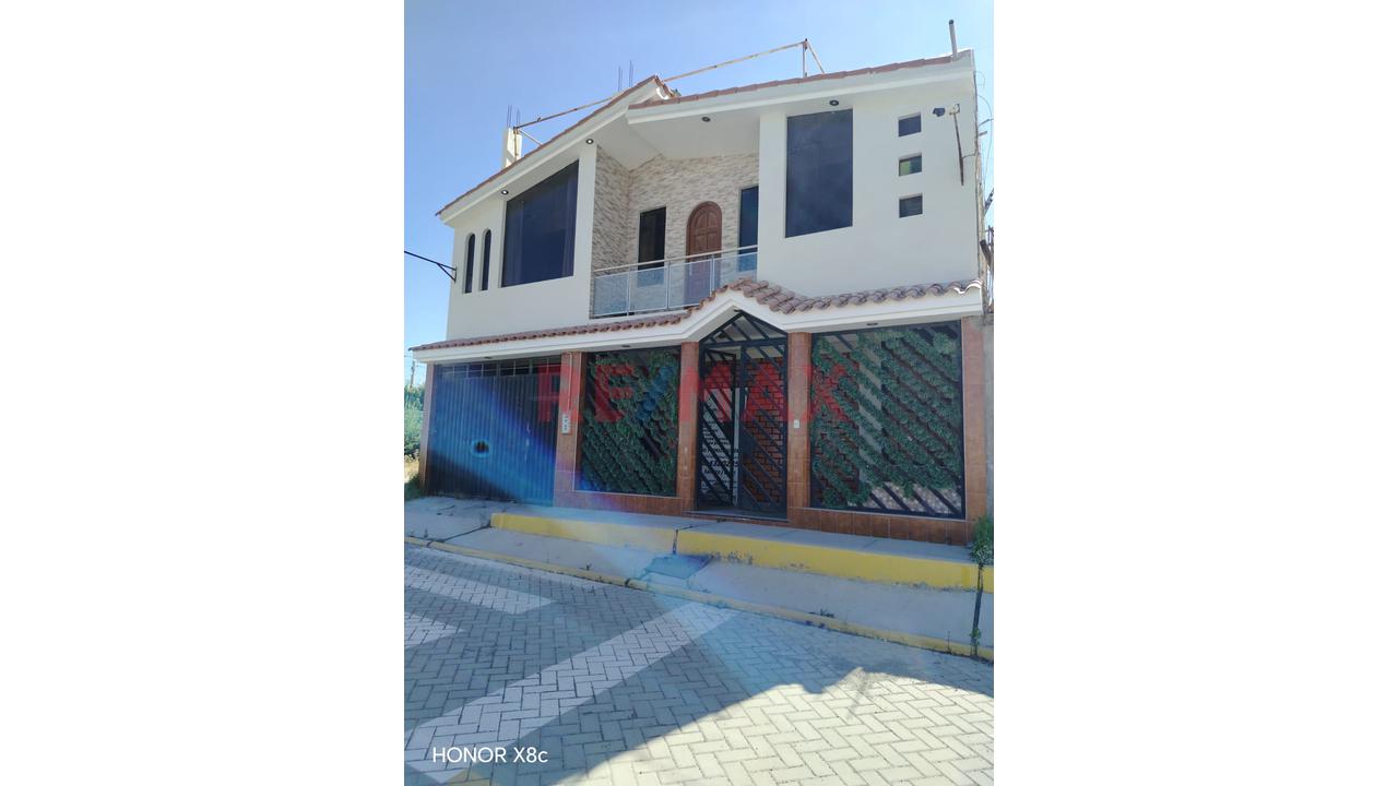 Amplia Y Moderna Casa En Venta En Yura A 2 Min De La Carretera Yura — foto 3