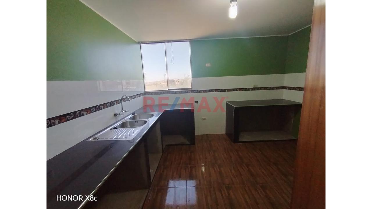 Amplia Y Moderna Casa En Venta En Yura A 2 Min De La Carretera Yura — foto 4