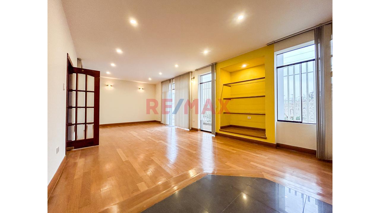 Oportunidad Duplex + Estacionamiento Remodelado La Molina - 2