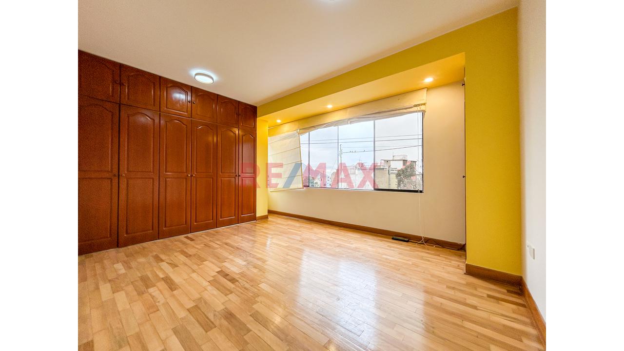 Oportunidad Duplex + Estacionamiento Remodelado La Molina - 13