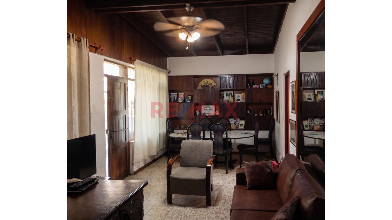 Casa En Venta En Urb. El Cuadro, Chaclacayo | 365 M² | Esquina Con 2 Frentes | Amplia Y Luminosa - 6