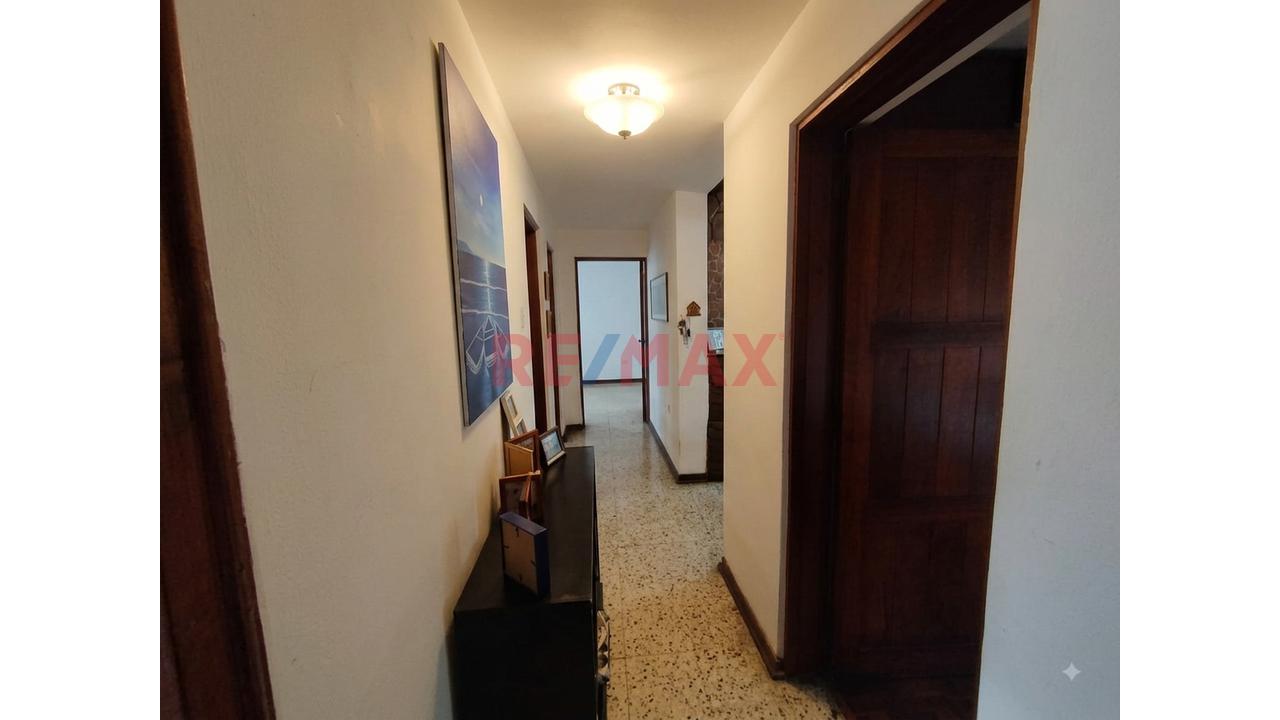 Casa En Venta En Urb. El Cuadro, Chaclacayo | 365 M² | Esquina Con 2 Frentes | Amplia Y Luminosa - 9