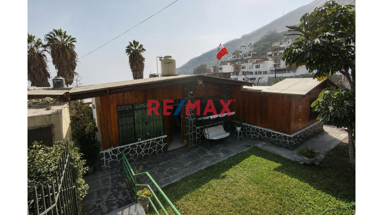 Casa En Venta En Urb. El Cuadro, Chaclacayo | 365 M² | Esquina Con 2 Frentes | Amplia Y Luminosa - 1