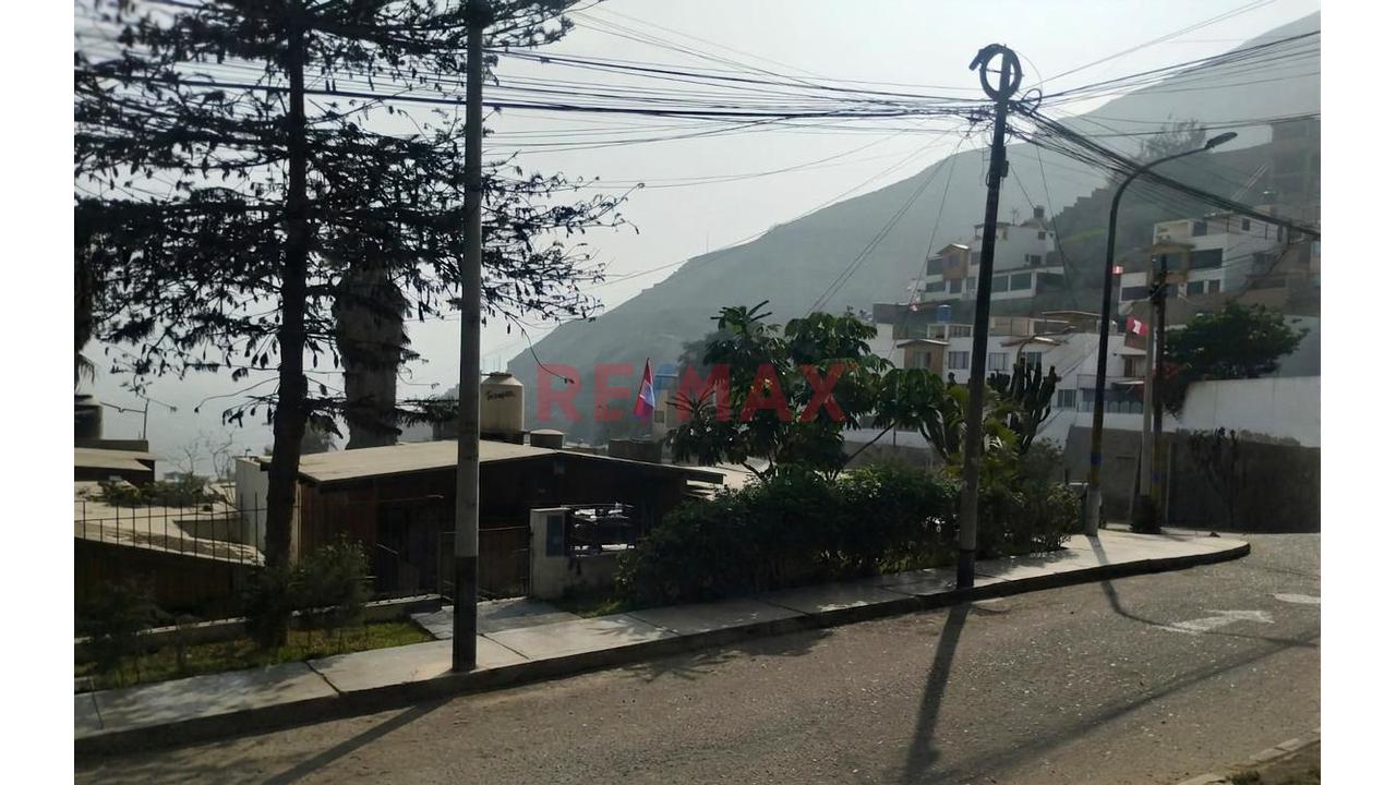 Casa En Venta En Urb. El Cuadro, Chaclacayo | 365 M² | Esquina Con 2 Frentes | Amplia Y Luminosa - 4