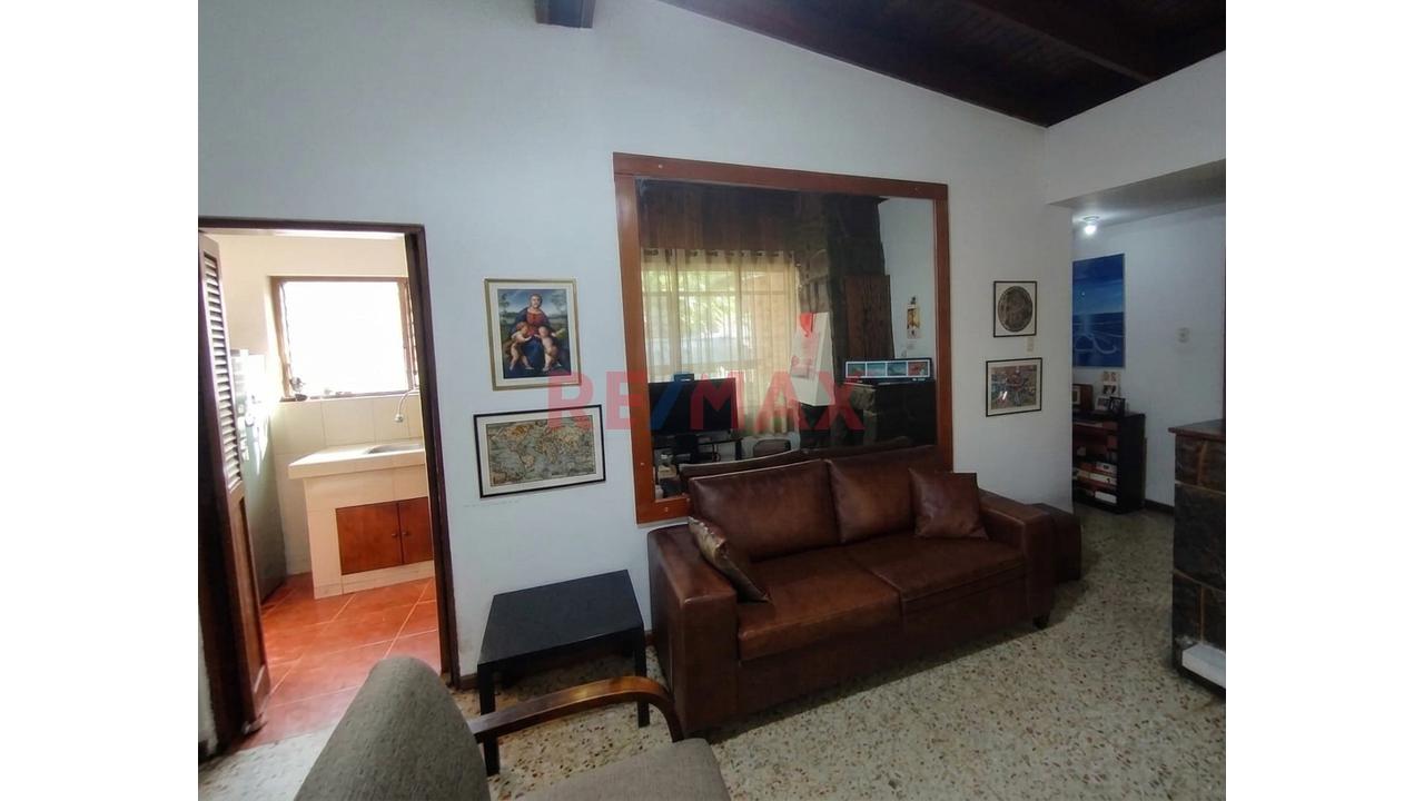 Casa En Venta En Urb. El Cuadro, Chaclacayo | 365 M² | Esquina Con 2 Frentes | Amplia Y Luminosa - 8