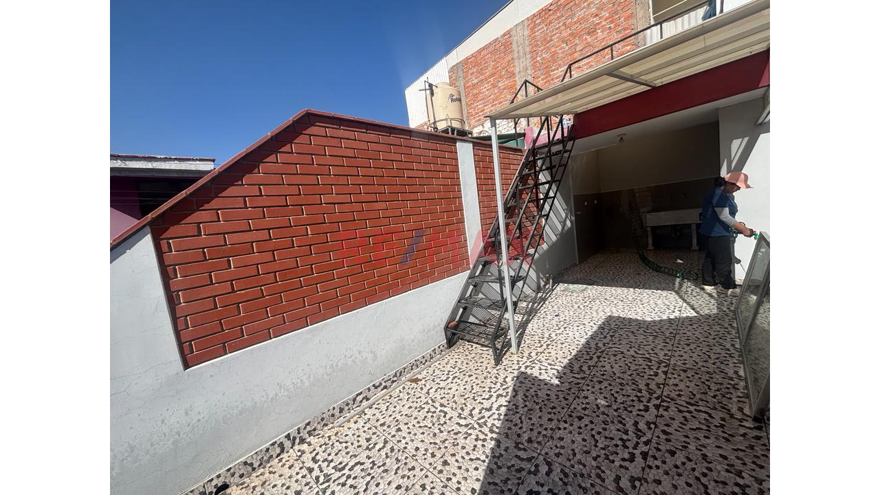 🏡 Alquilo Casa De 3 Pisos – Zona Residencial  José Luis Bustamante Y Rivero — foto 9