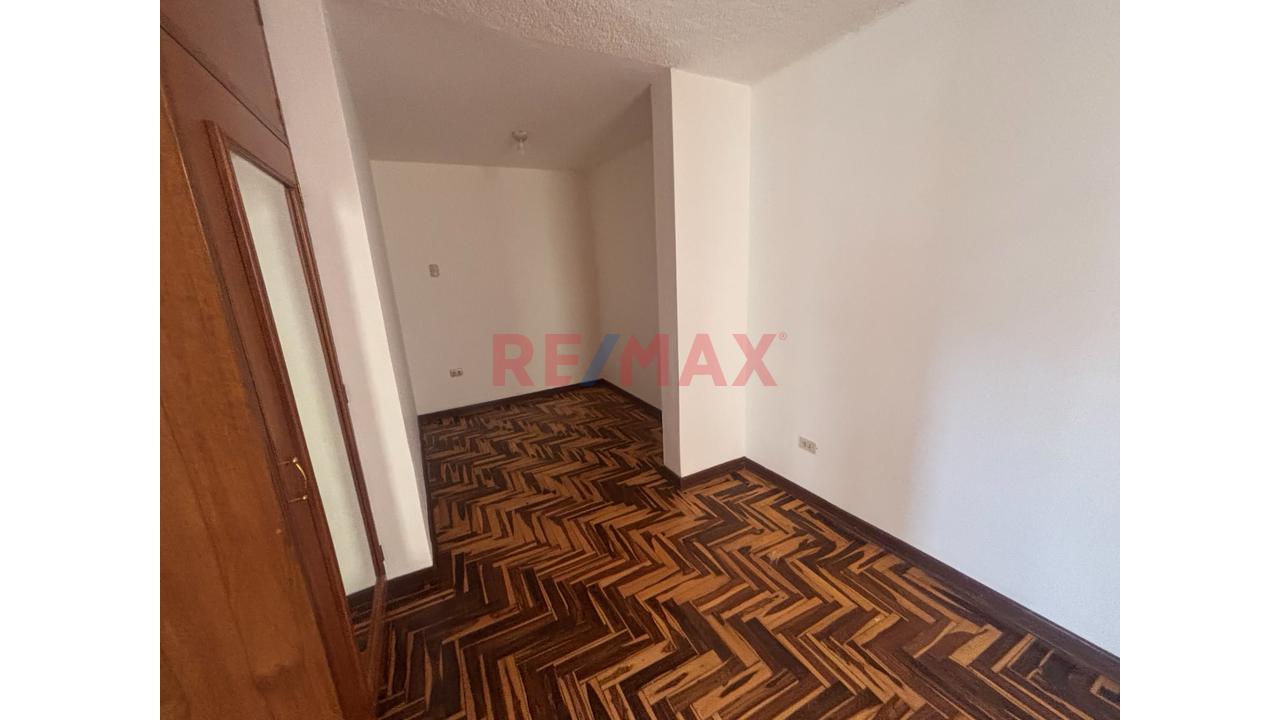🏡 Alquilo Casa De 3 Pisos – Zona Residencial  José Luis Bustamante Y Rivero — foto 7