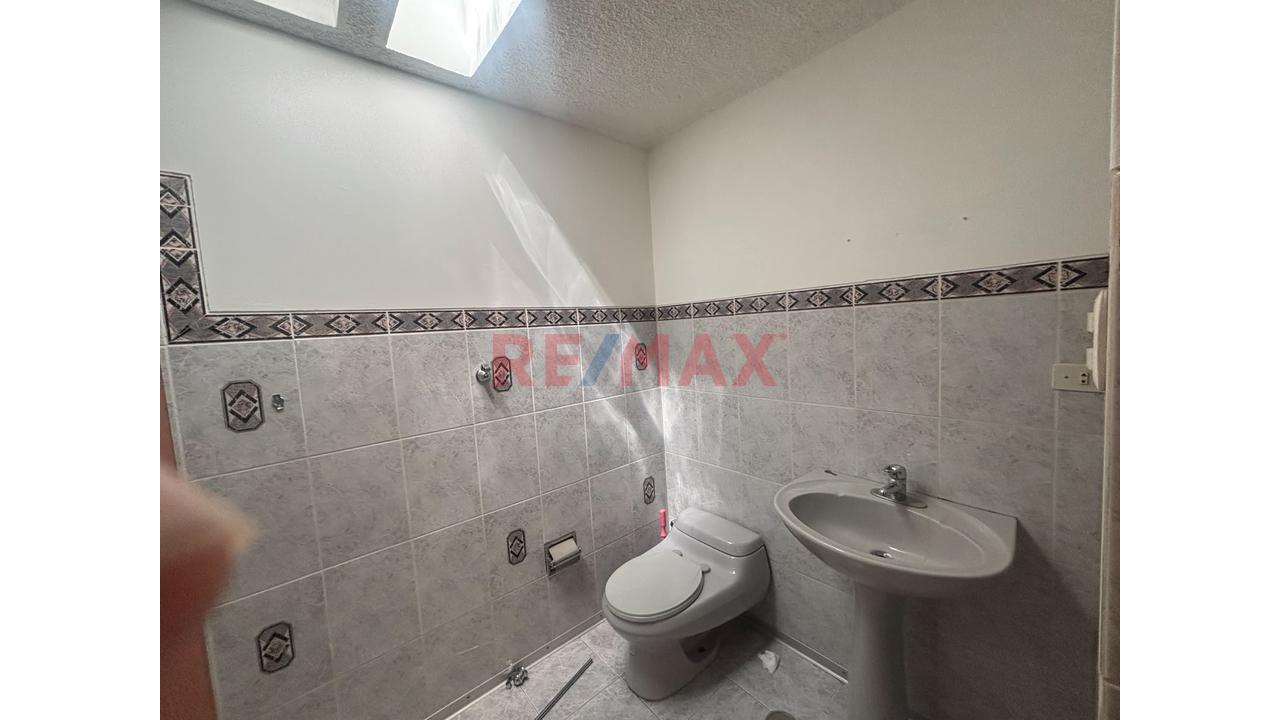 🏡 Alquilo Casa De 3 Pisos – Zona Residencial  José Luis Bustamante Y Rivero — foto 5