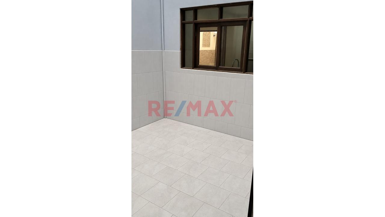Venta De Departamento Tipo Casa En Los Olivos — foto 9