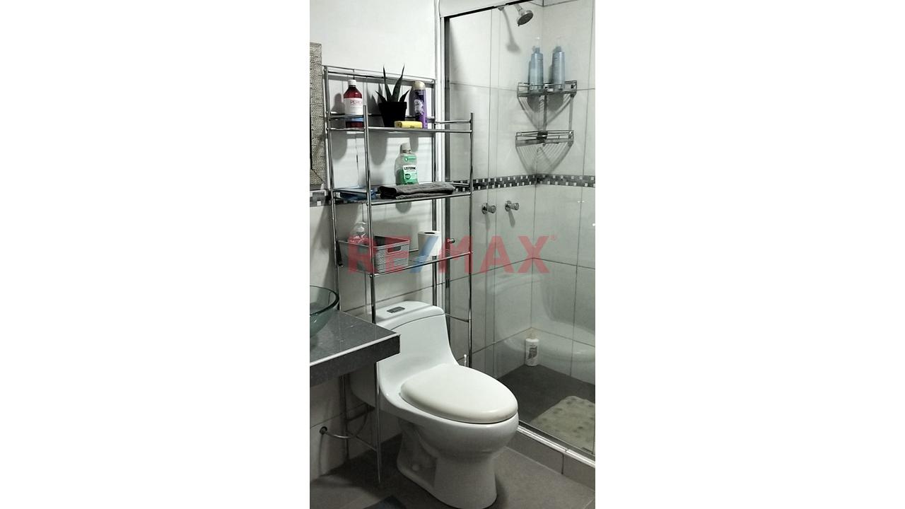 Venta De Departamento Tipo Casa En Los Olivos — foto 5