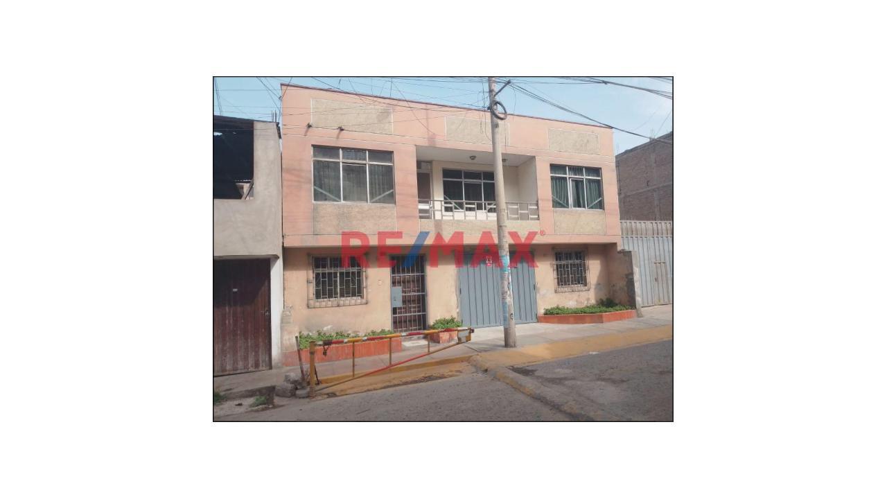 Se Vende Casa - Terreno En San Juan Miraflores