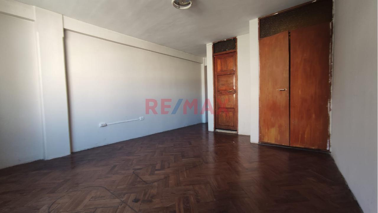 Se Vende Piso Completo Con Locales Comerciales - 2