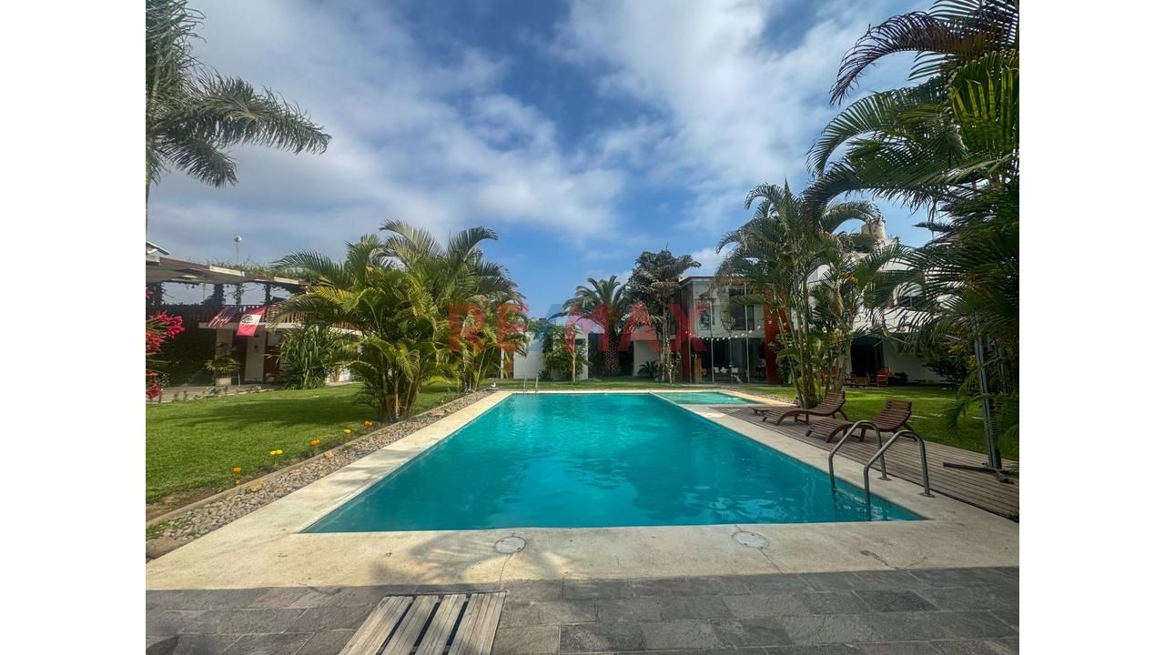 Se Vende Hermosa Casa Moderna Con 2 Bungalows, Piscina Y Amplias Áreas Verdes. - 4