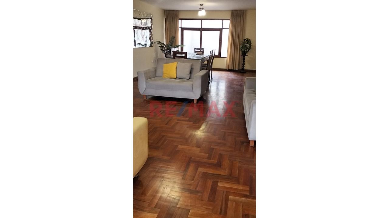 Venta De Hermoso Y Amplio Departamento En Los Olivos — foto 6