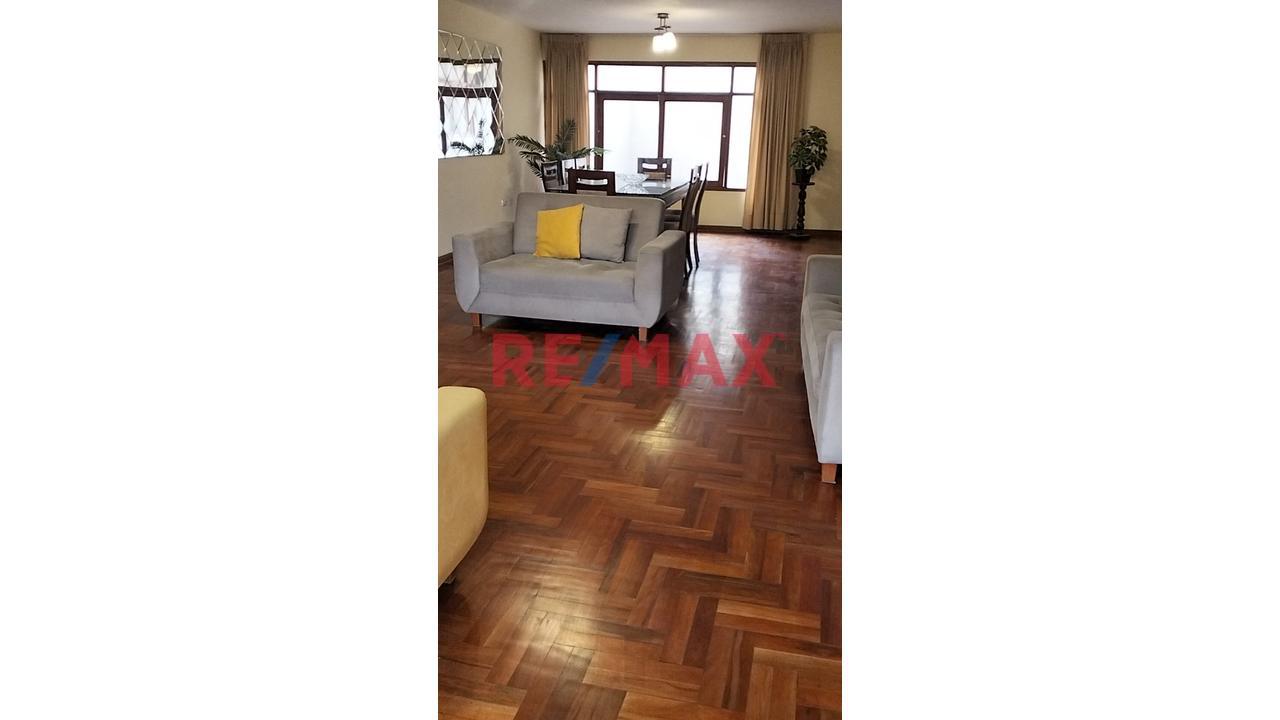 Venta De Hermoso Y Amplio Departamento En Los Olivos