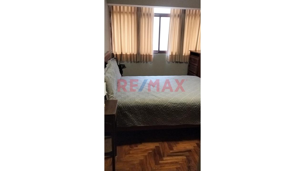 Venta De Hermoso Y Amplio Departamento En Los Olivos — foto 5