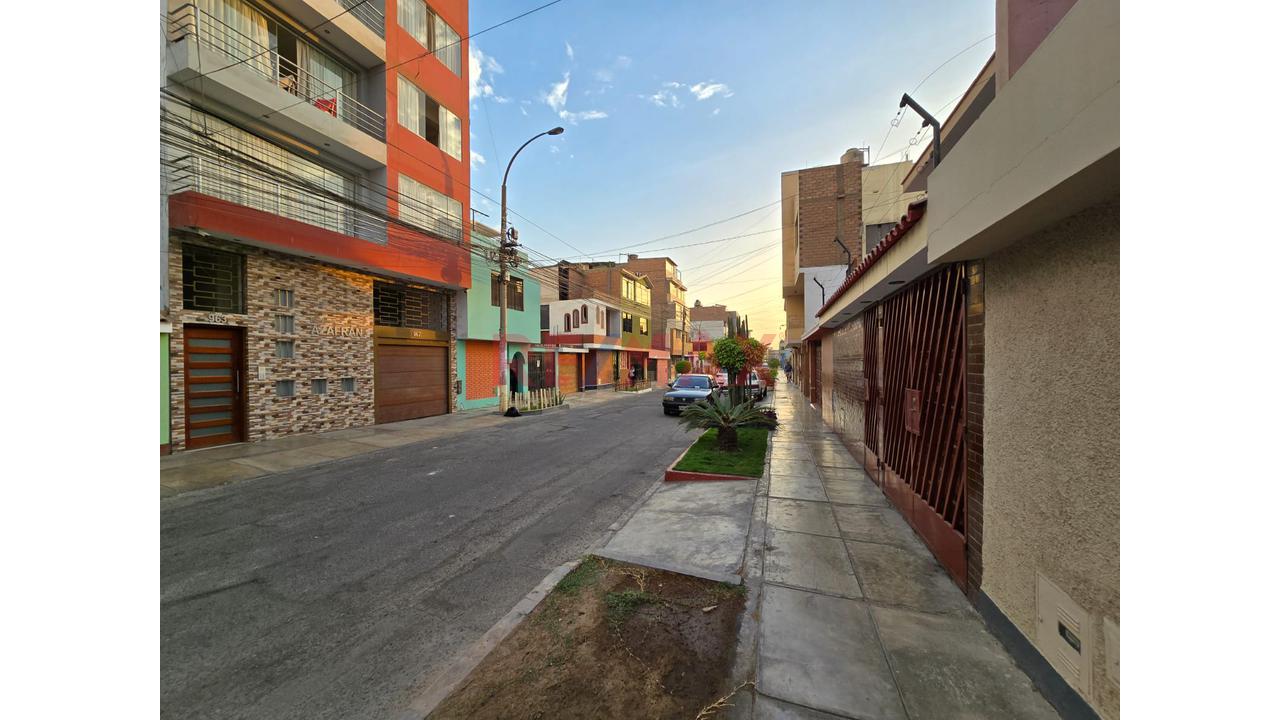 Se Vende Moderno Duplex En Los Olivos + Cochera+Deposito — foto 9