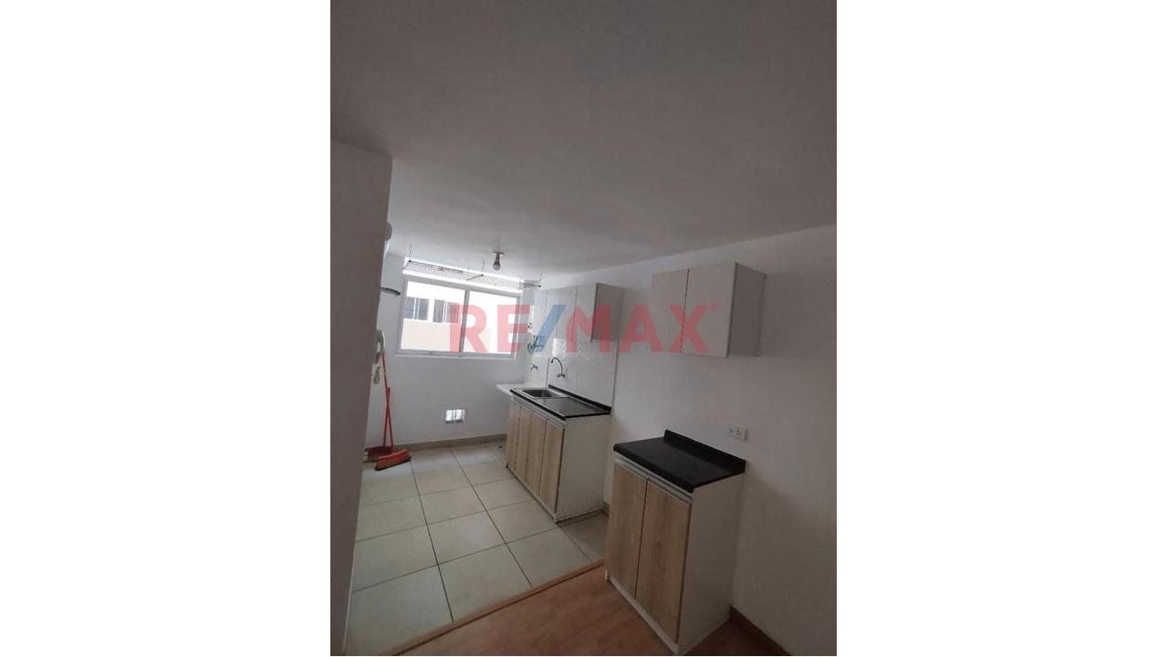 Se Alquila Departamento En Condominio Praderas En Comas - 3