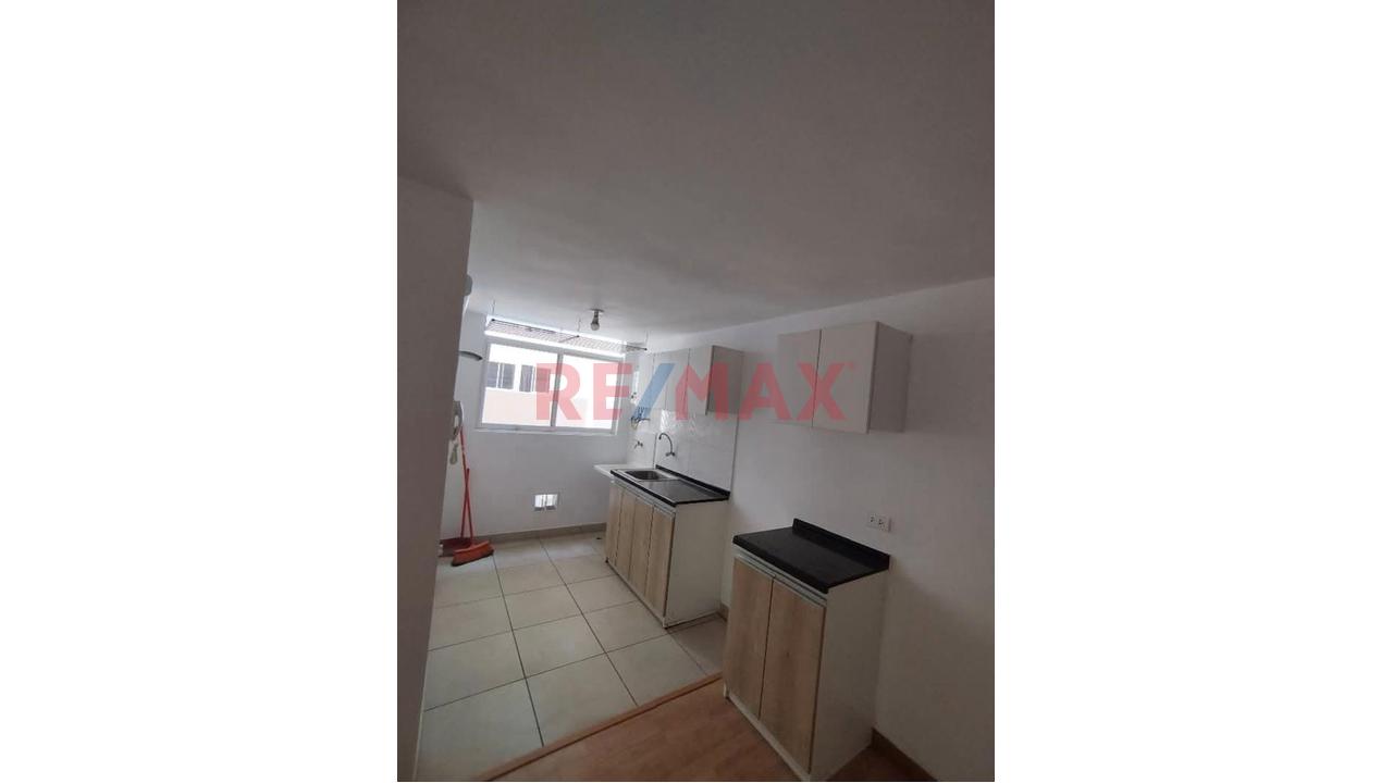 Se Alquila Departamento En Condominio Praderas En Comas - 9