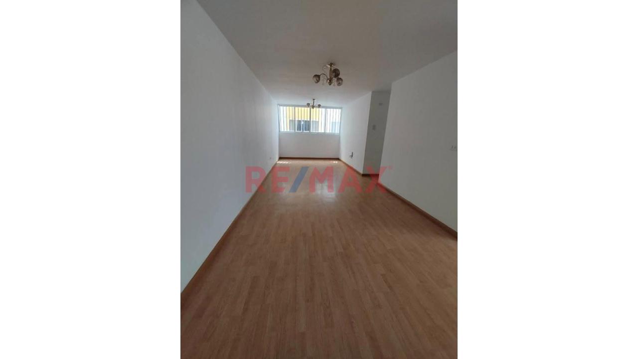 Se Alquila Departamento En Condominio Praderas En Comas - 15