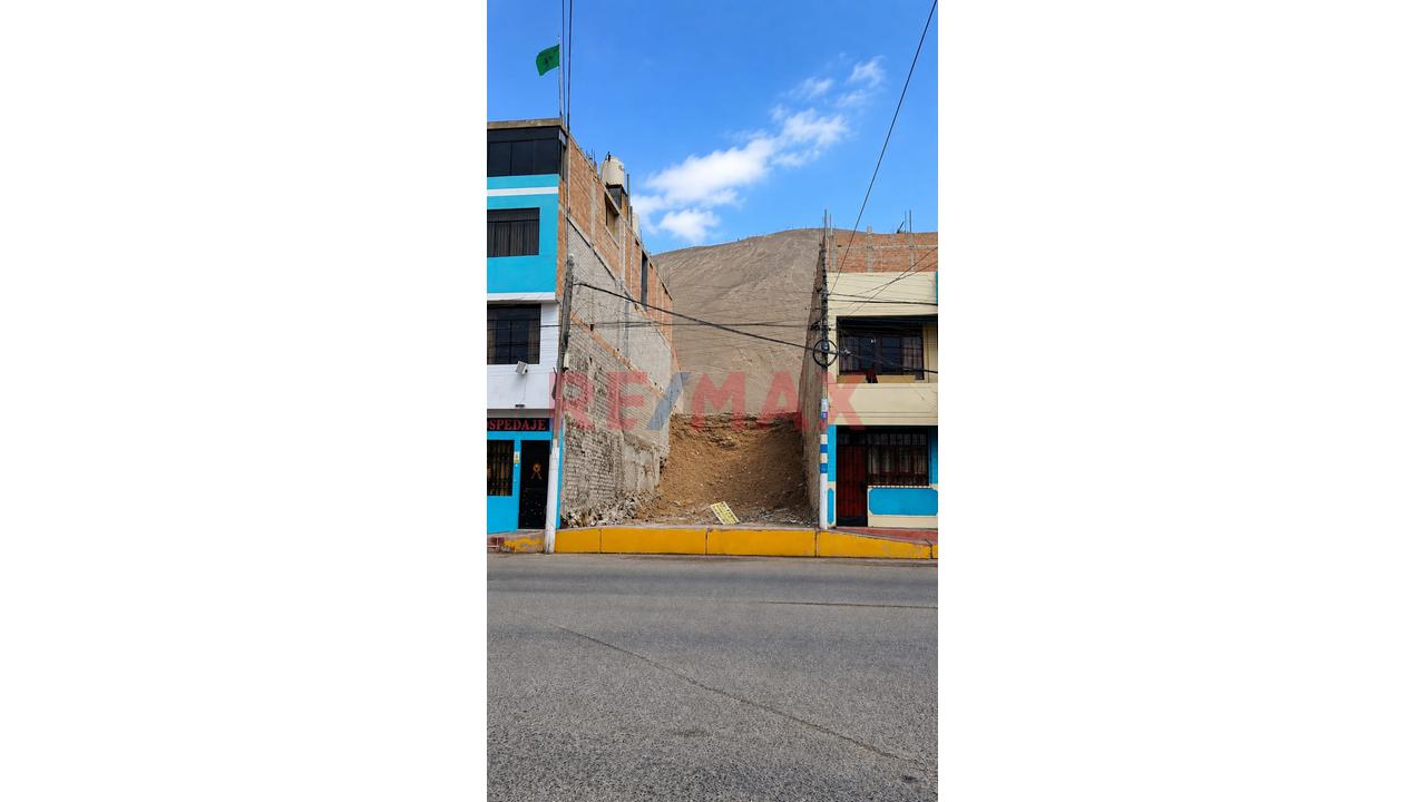 Venta  De Terreno En Avenida Principal - 2
