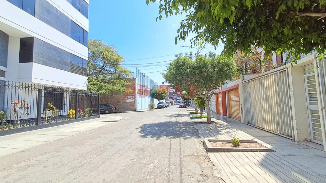 Oficina Amoblada Primer Piso En Alquiler Cerca A La Urb Santa Victoria Chiclayo - 10