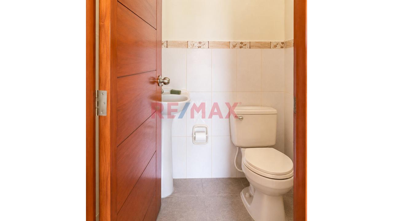 Amplio Inmueble Comercial Ideal Para Empresas – Punchana - 5