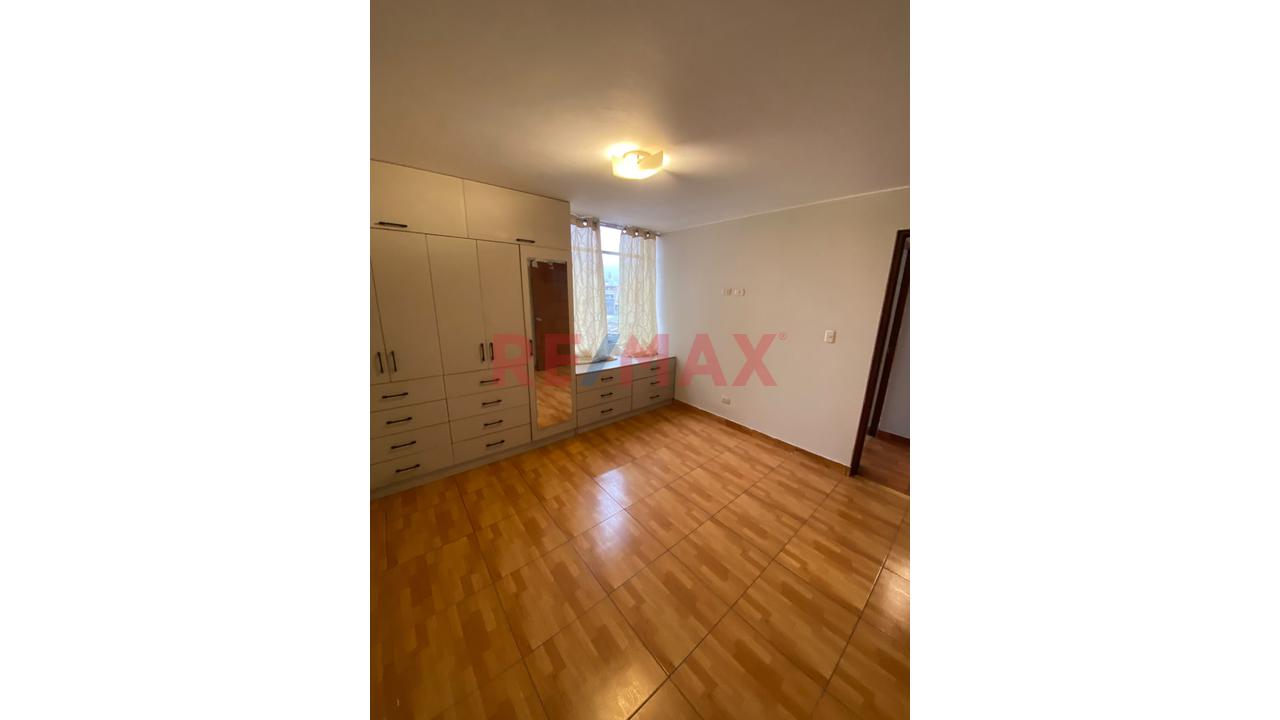 Venta De Departamento Tipo Dúplex Con Vista A La Ciudad En El Distrito De Los Olivos, — foto 15