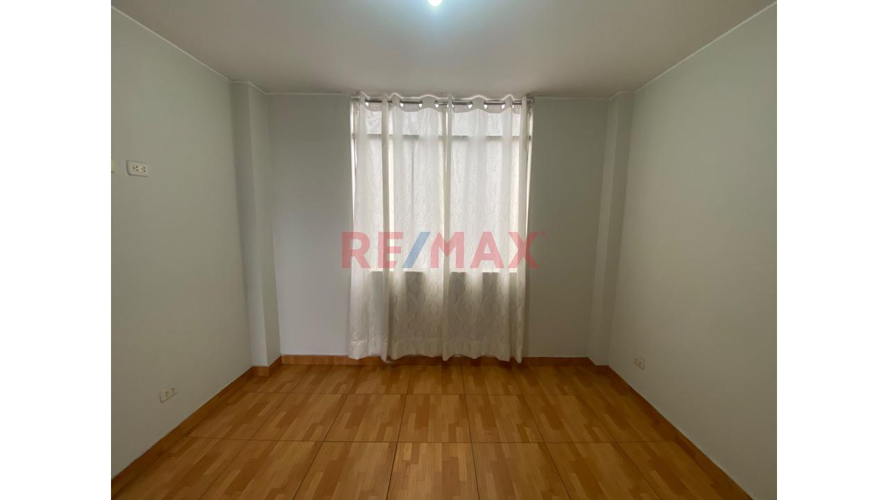 Venta De Departamento Tipo Dúplex Con Vista A La Ciudad En El Distrito De Los Olivos, — foto 14