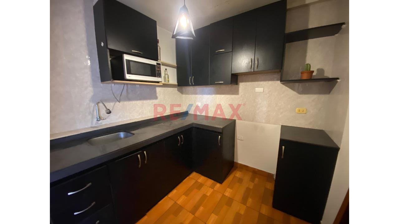 Venta De Departamento Tipo Dúplex Con Vista A La Ciudad En El Distrito De Los Olivos, — foto 9