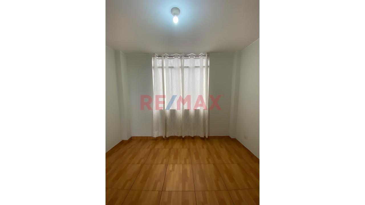 Venta De Departamento Tipo Dúplex Con Vista A La Ciudad En El Distrito De Los Olivos, — foto 6
