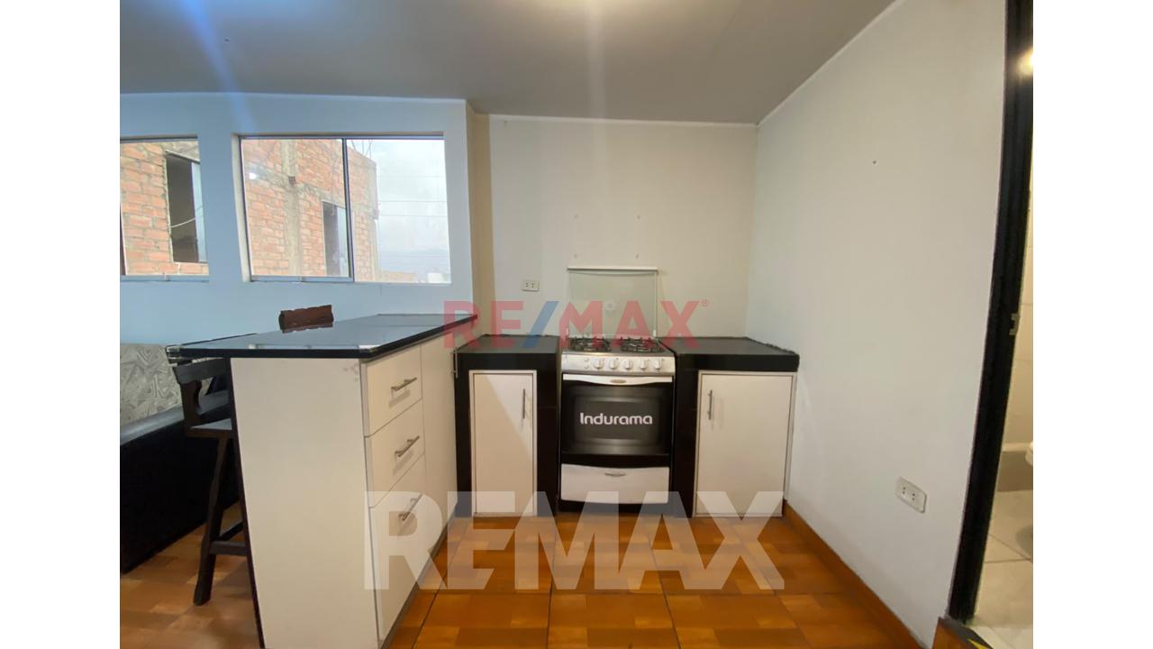 Venta De Departamento Tipo Dúplex Con Vista A La Ciudad En El Distrito De Los Olivos, — foto 8