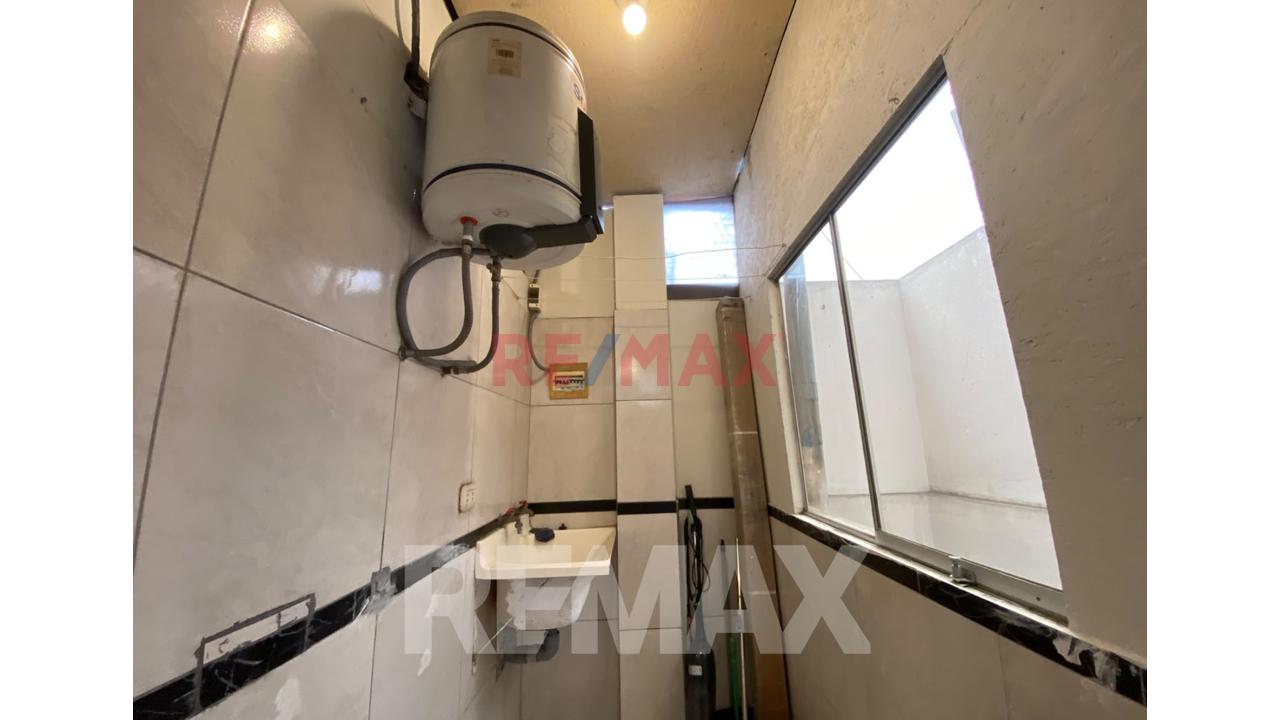 Venta De Departamento Tipo Dúplex Con Vista A La Ciudad En El Distrito De Los Olivos, — foto 3