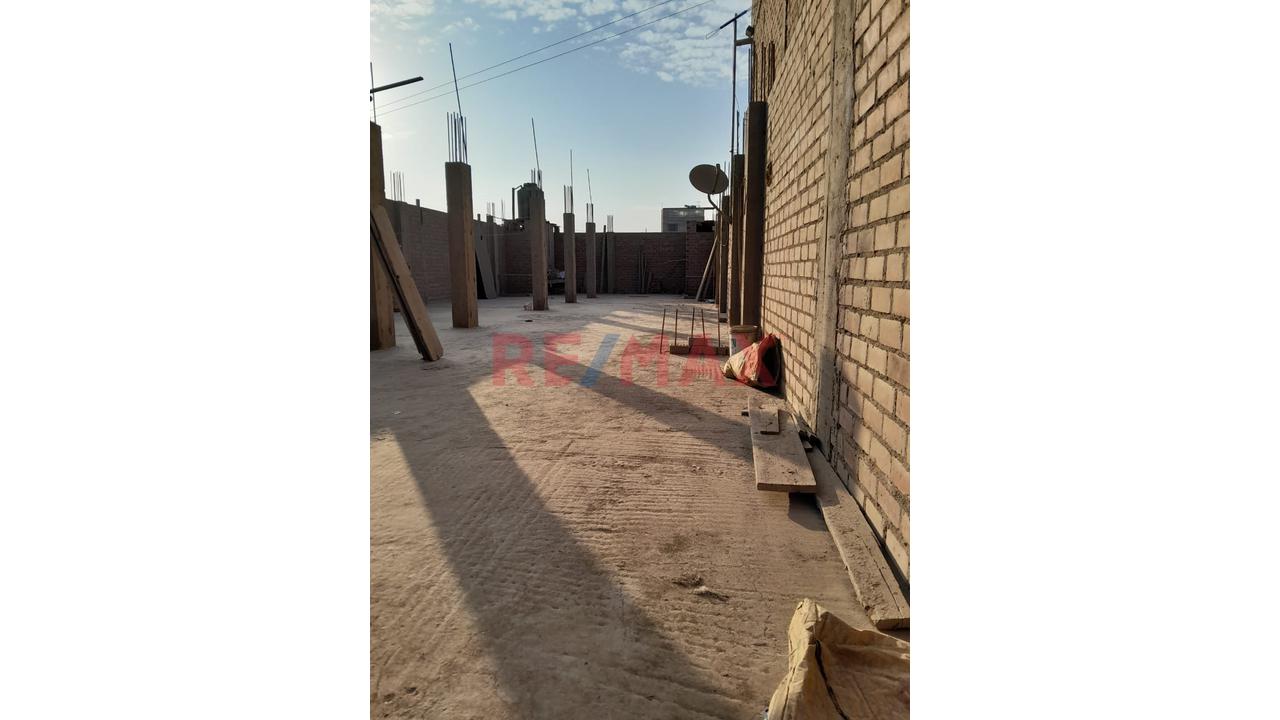 Vendo Amplia Casa Con Locales Comerciales En San Martin De Porres 🏗️🏗️ — foto 5