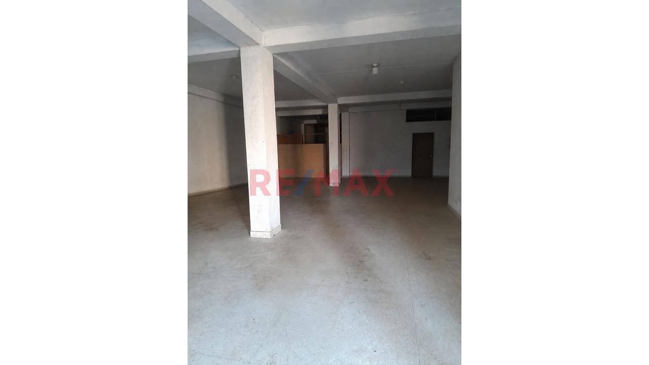 Vendo Amplia Casa Con Locales Comerciales En San Martin De Porres 🏗️🏗️ — foto 4