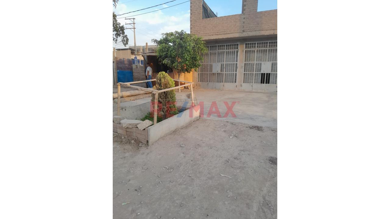 Vendo Amplia Casa Con Locales Comerciales En San Martin De Porres 🏗️🏗️ — foto 6