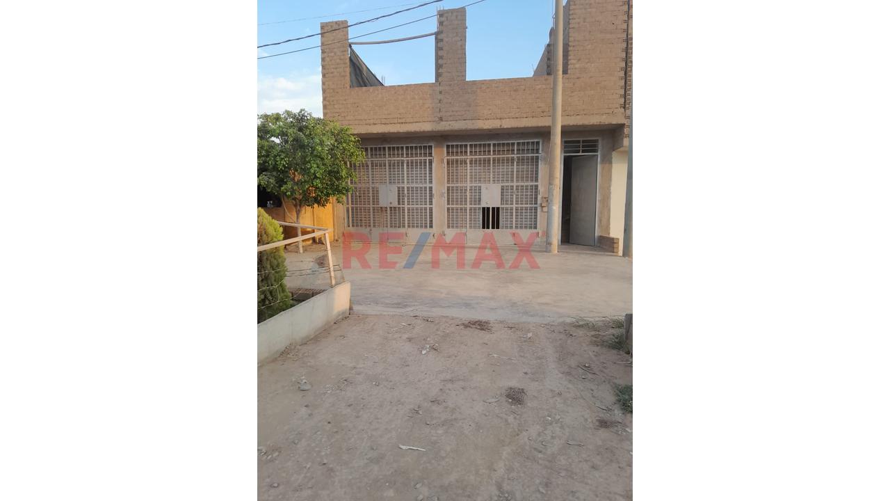 Vendo Amplia Casa Con Locales Comerciales En San Martin De Porres 🏗️🏗️ — foto 7
