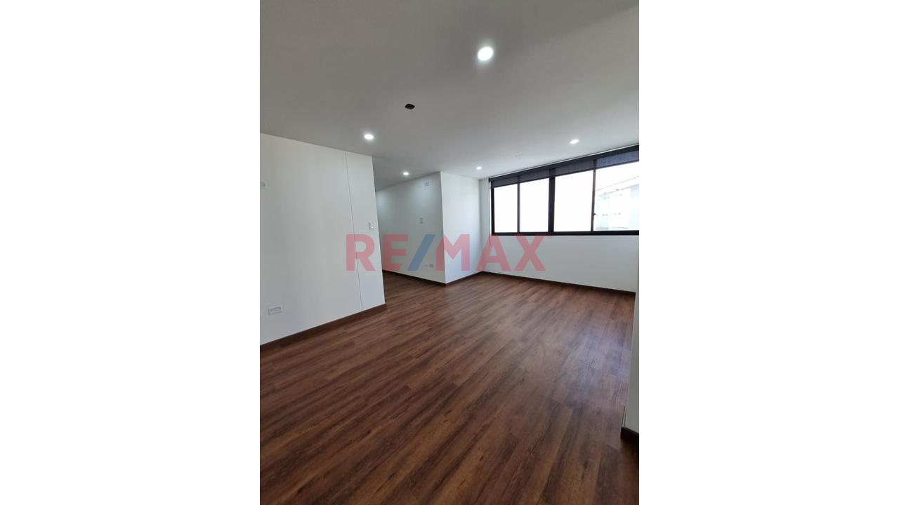 Exclusivo Departamento En Venta En 4To Piso — foto 15