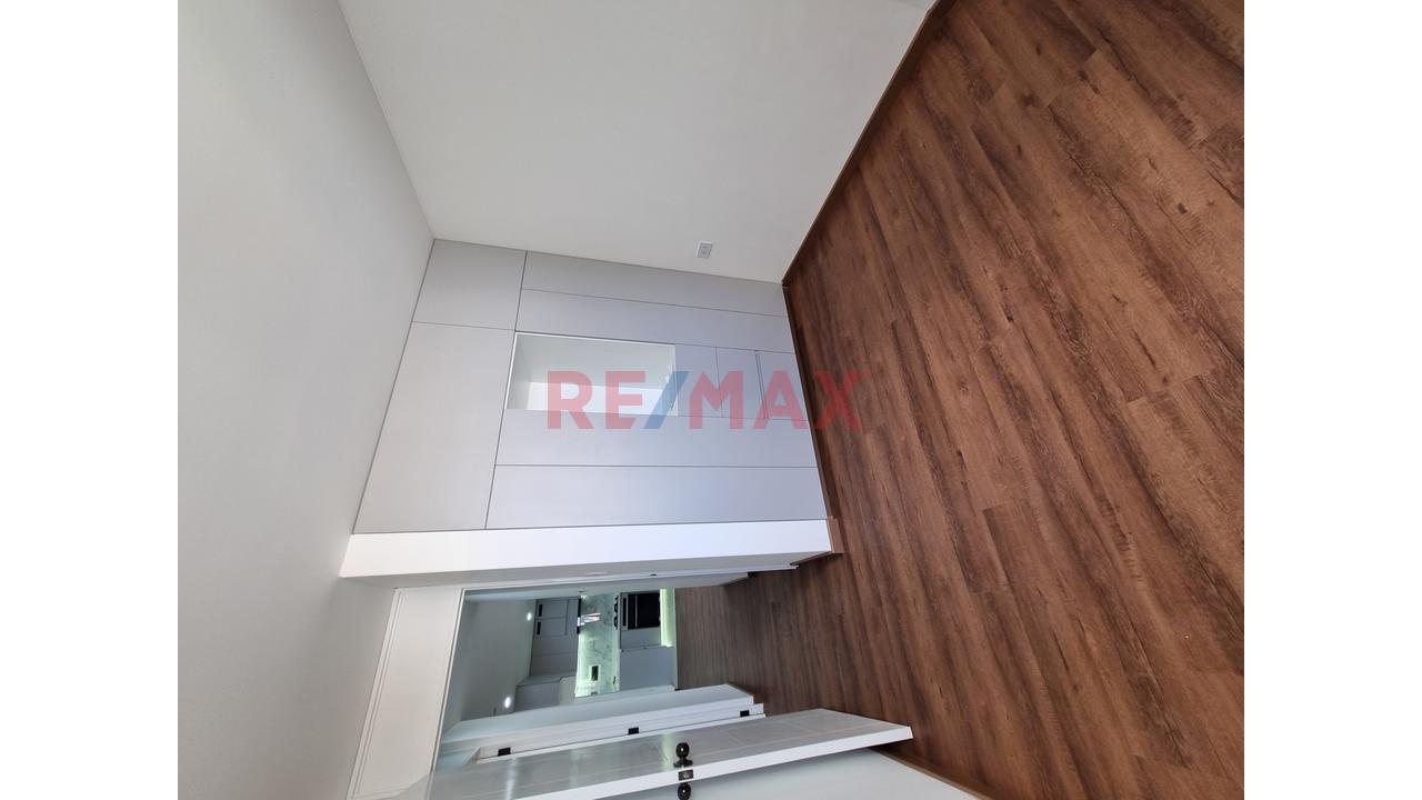 Exclusivo Departamento En Alquiler En 2Do Piso — foto 2