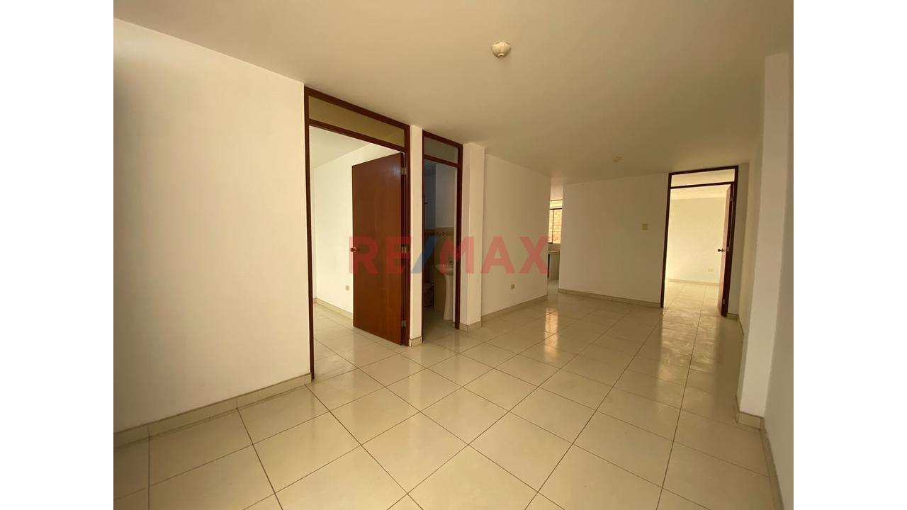 Casa De 3 Pisos Con 3 Departamentos Independientes En Ciudad Del Deporte – Ventanilla — foto 3
