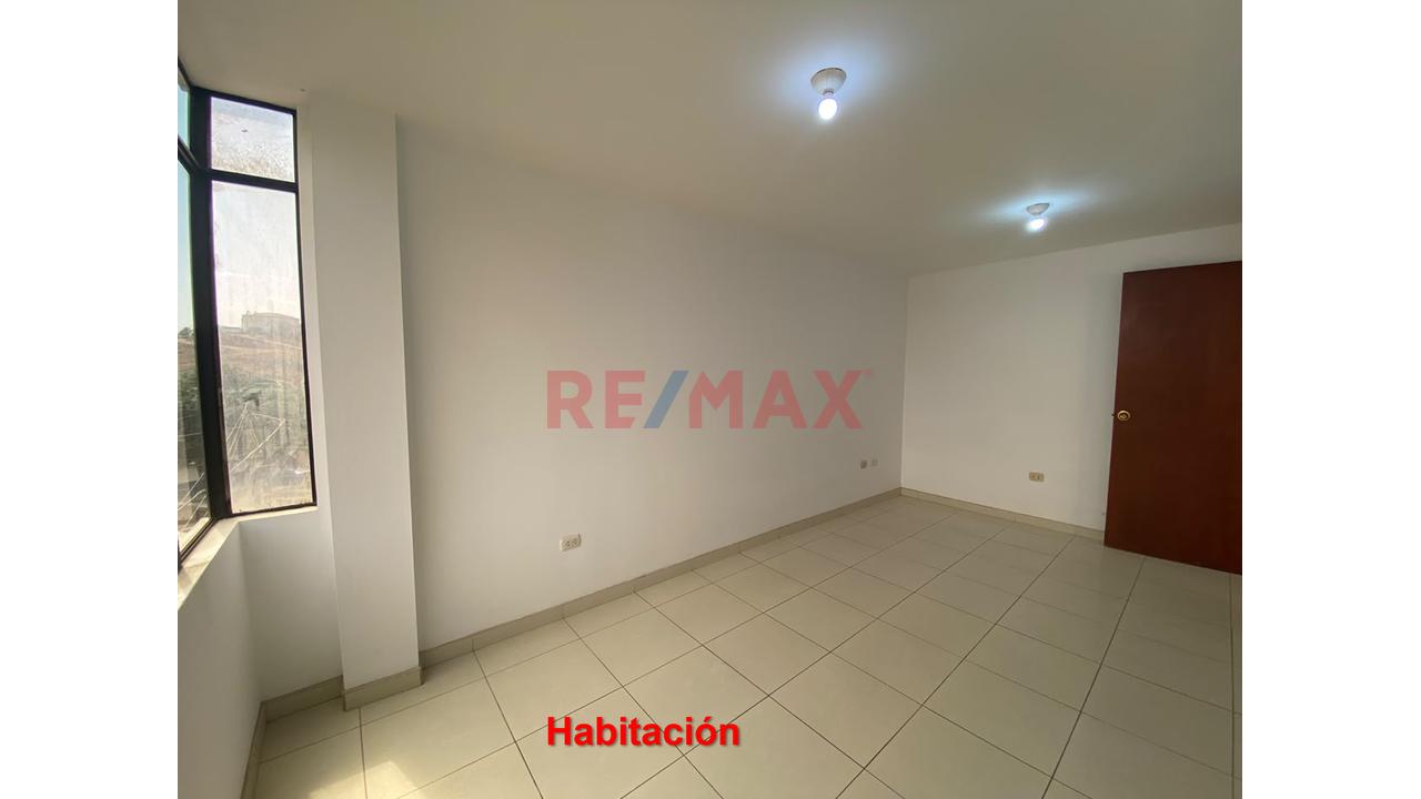 Casa De 3 Pisos Con 3 Departamentos Independientes En Ciudad Del Deporte – Ventanilla — foto 12